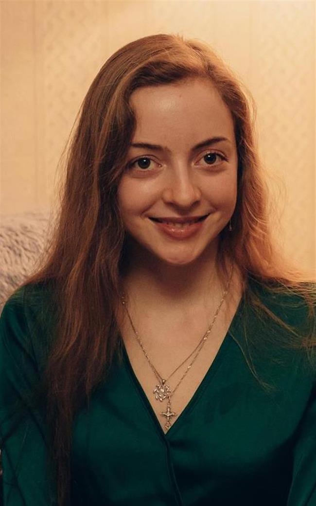 Елена Романовна - репетитор по русскому языку, истории и литературе