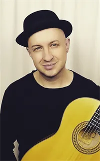 Александр Владимирович - репетитор по музыке