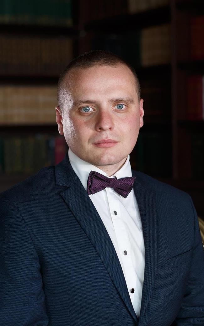 Арсений Владимирович - репетитор по химии и математике