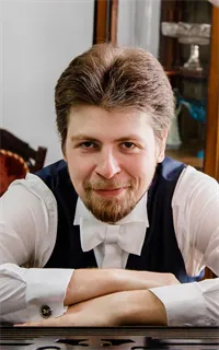Николай Витальевич - репетитор по музыке