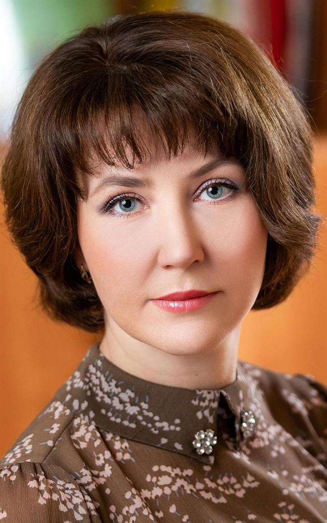 Анна Владимировна - репетитор по подготовке к школе и предметам начальной школы