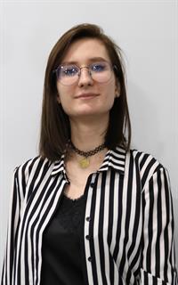 Олеся Сергеевна - репетитор по химии и предметам начальной школы