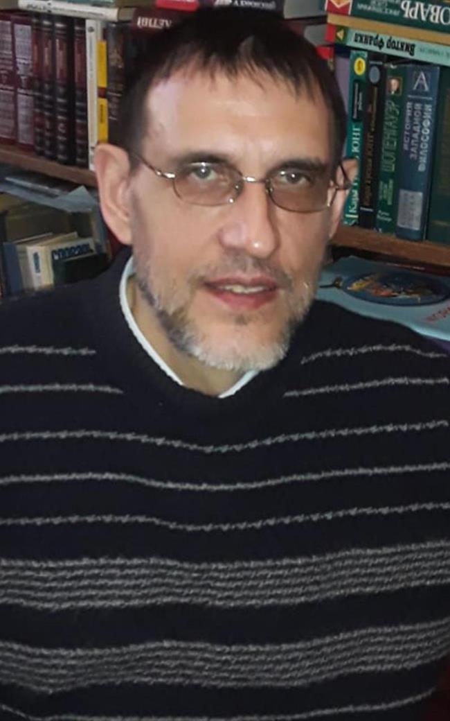 Эдуард Вадимович - репетитор по английскому языку, математике, физике и химии