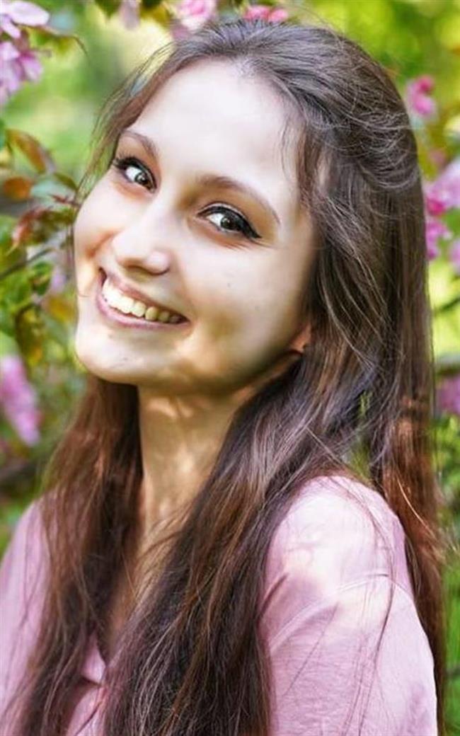 Анастасия Алексеевна - репетитор по английскому языку и предметам начальной школы