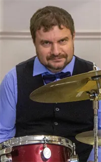 Сергей Иванович - репетитор по музыке