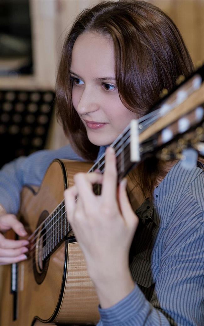 Александра Артуровна - репетитор по музыке