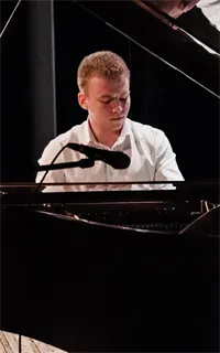 Александр Николаевич - репетитор по музыке