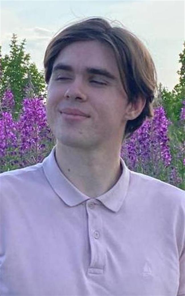 Артем Антонович - репетитор по математике, физике и информатике