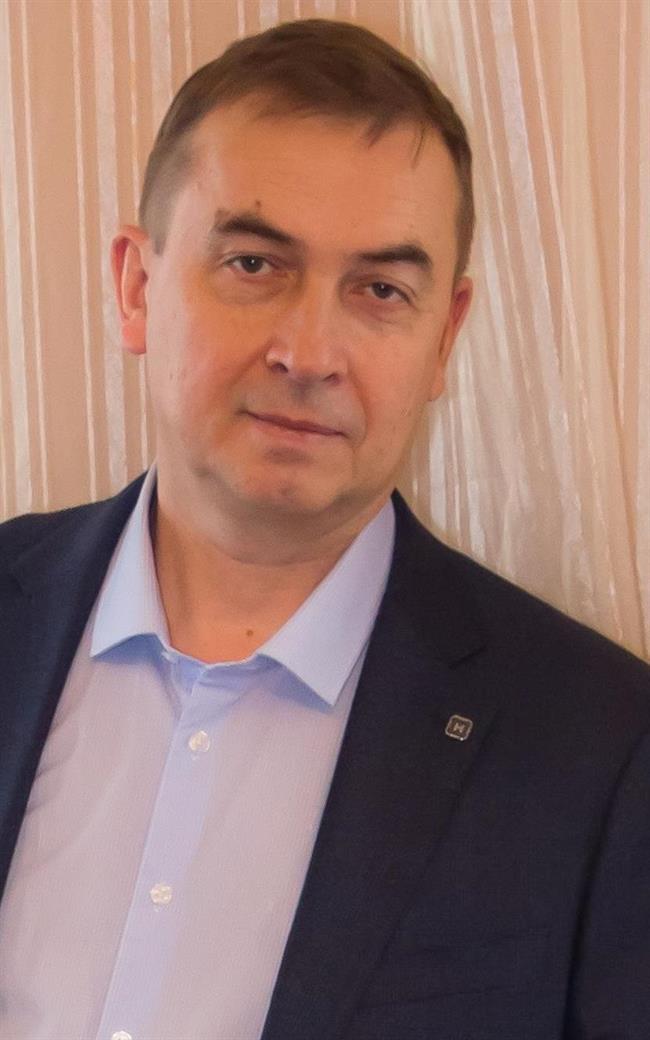Александр Владимирович - репетитор по математике, физике и информатике