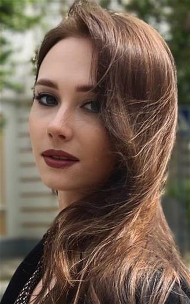 Алена Олеговна - репетитор по английскому языку и французскому языку