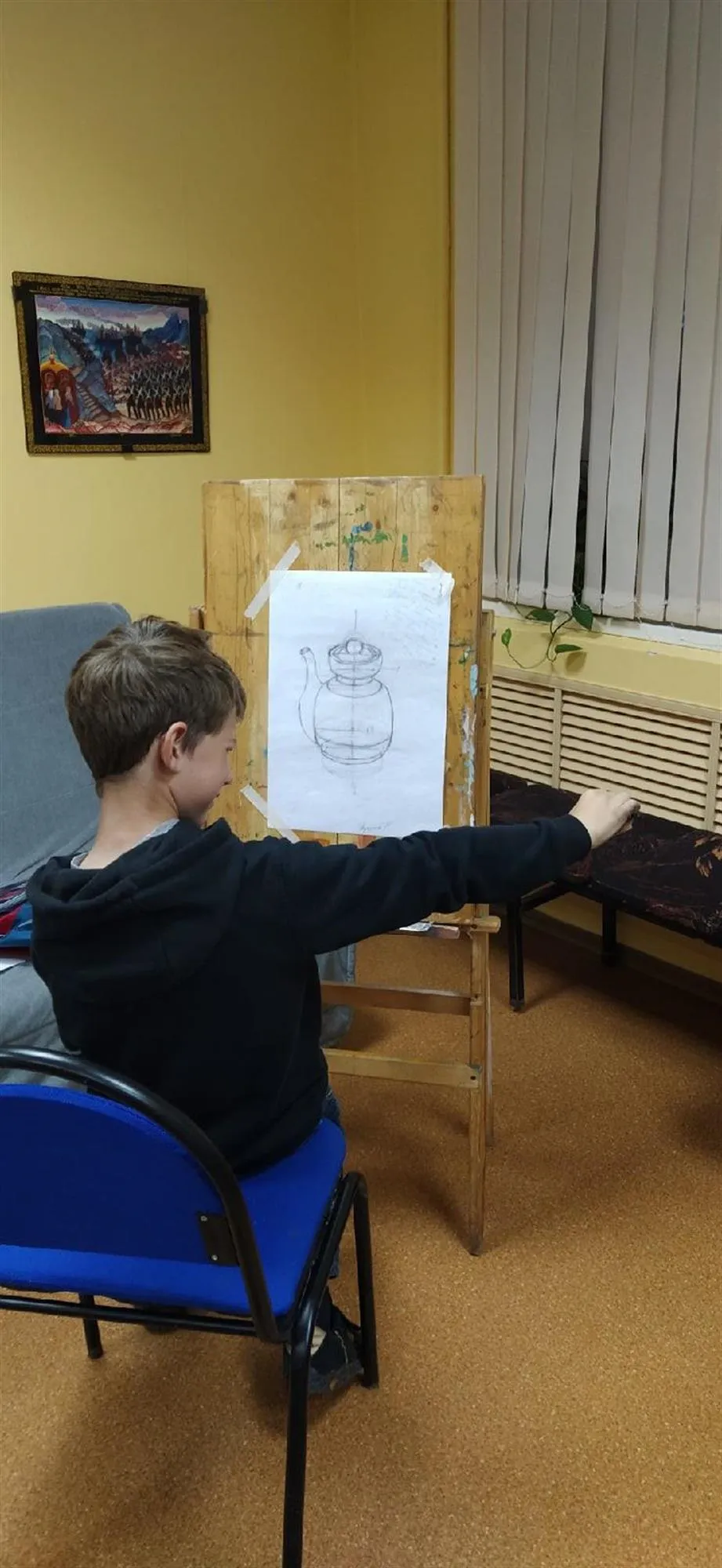 Процесс обучения. Академический рисунок. Построение чайника. Возраст: 11 лет