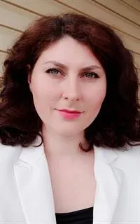 Лиана Айратовна - репетитор по обществознанию и экономике
