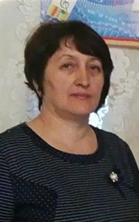 Ленара Назимовна - репетитор по химии и биологии