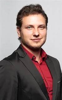 Даниил Евгеньевич - репетитор по английскому языку, математике и физике