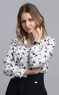 Валентина Евгеньевна - репетитор по обществознанию, английскому языку и русскому языку