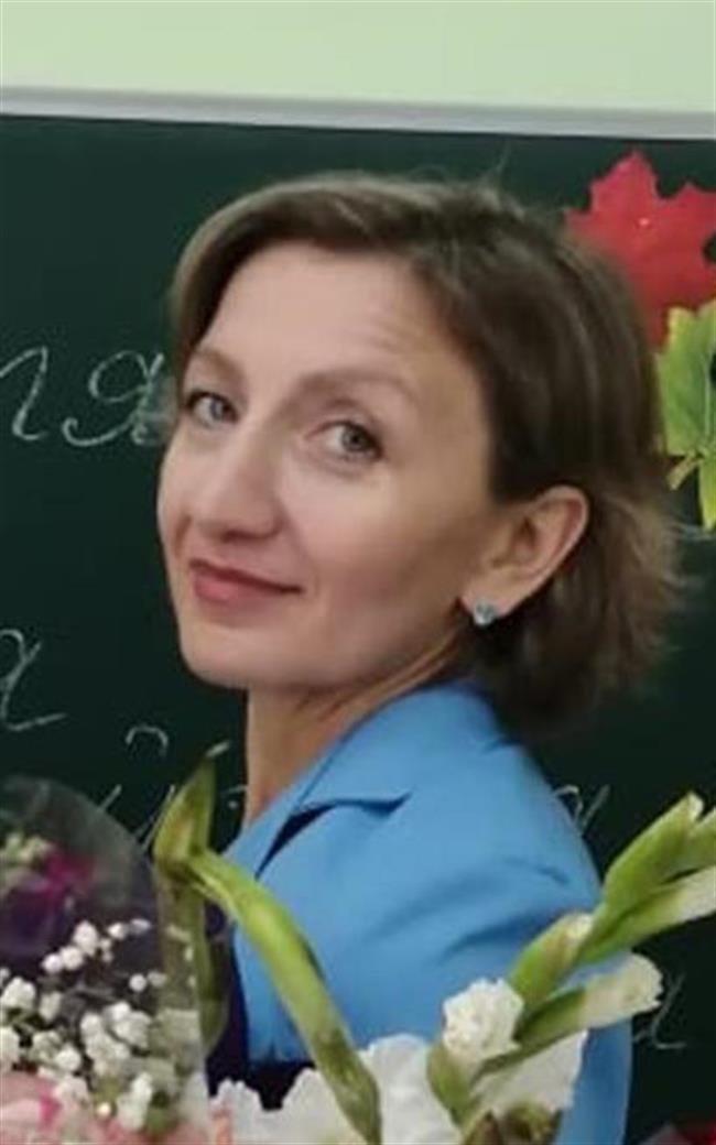 Надежда Александровна - репетитор по химии и биологии