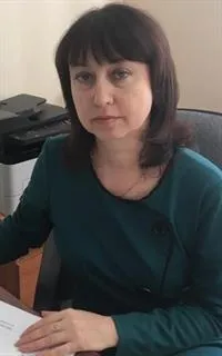 Ирина Рашитовна - репетитор по химии и биологии
