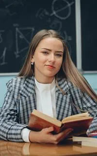 Дарья Сергеевна - репетитор по русскому языку