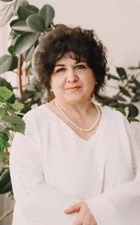 Лариса Борисовна - репетитор по биологии
