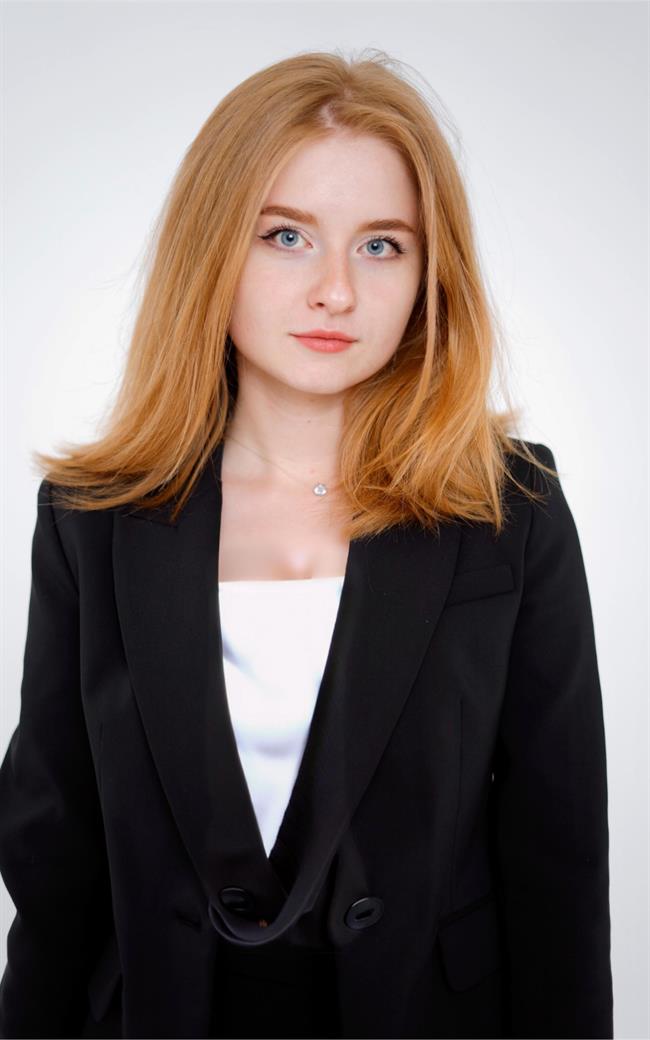 Дарья Евгеньевна - репетитор по английскому языку, истории, подготовке к школе и обществознанию
