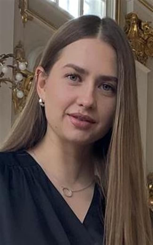 Полина Владимировна - репетитор по истории и обществознанию