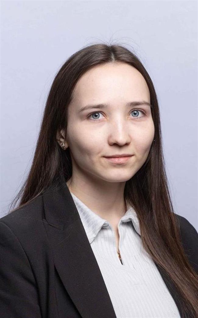 Юлия Юрьевна - репетитор по информатике