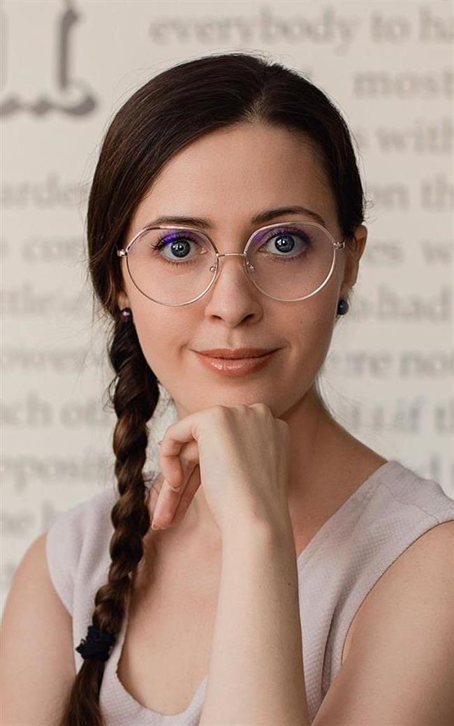 Анастасия Александровна - репетитор по русскому языку и предметам начальной школы