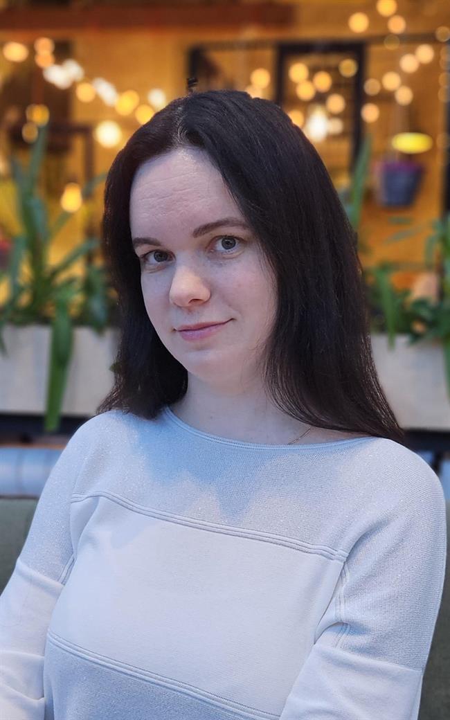 Мария Владимировна - репетитор по английскому языку, французскому языку и предметам начальной школы