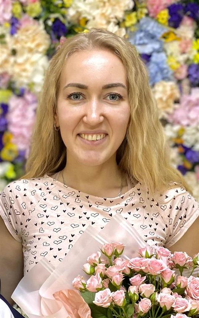 Екатерина  Андреевна  - репетитор по математике и информатике
