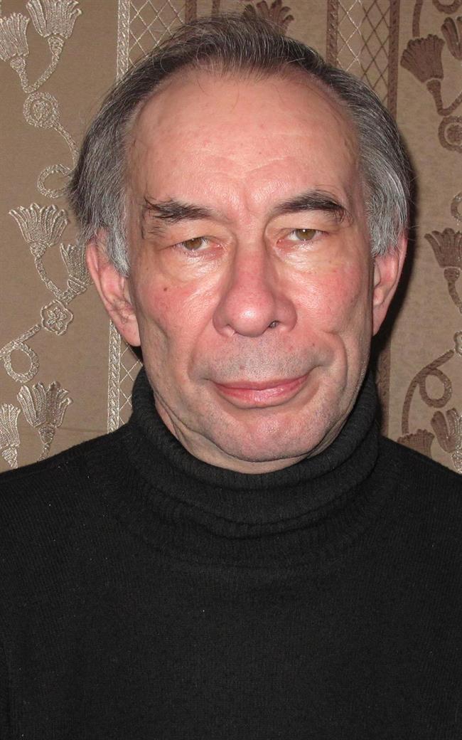 Юрий Константинович - репетитор по математике и физике