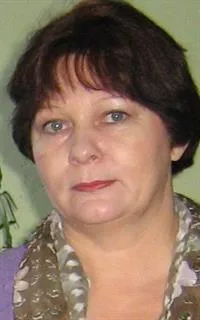 Лариса Ивановна - репетитор по обществознанию