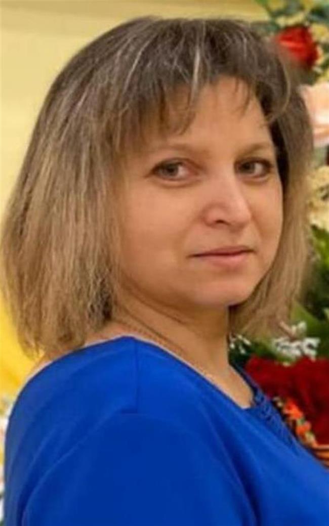 Елена Вячеславовна - репетитор по русскому языку, математике и предметам начальной школы