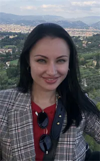 Любовь Витальевна - репетитор по химии и биологии