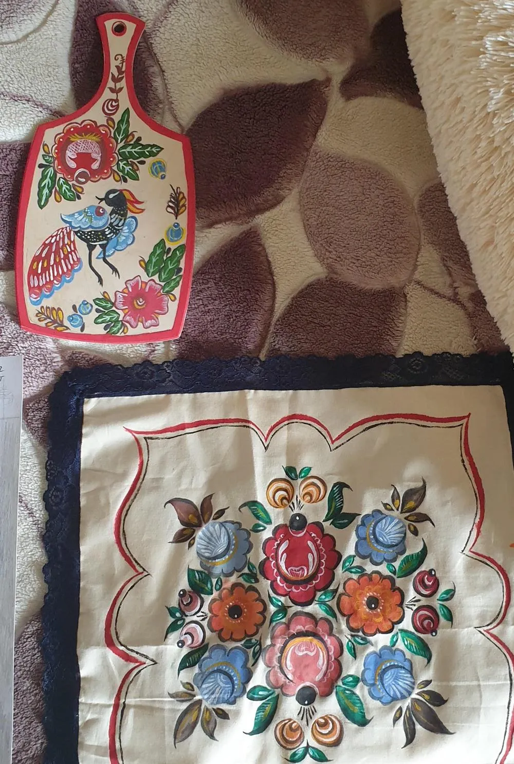 Городецкая роспись по дереву и по ткани