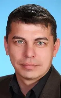 Азамат Саитгареевич - репетитор по физике и математике