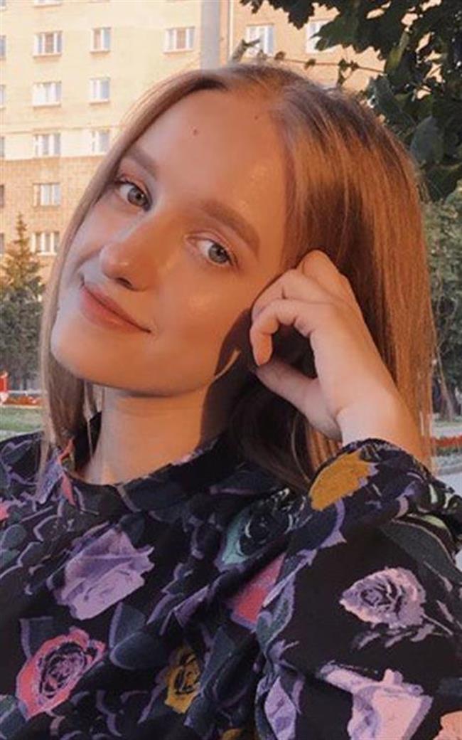 Юлия Александровна - репетитор по английскому языку и китайскому языку