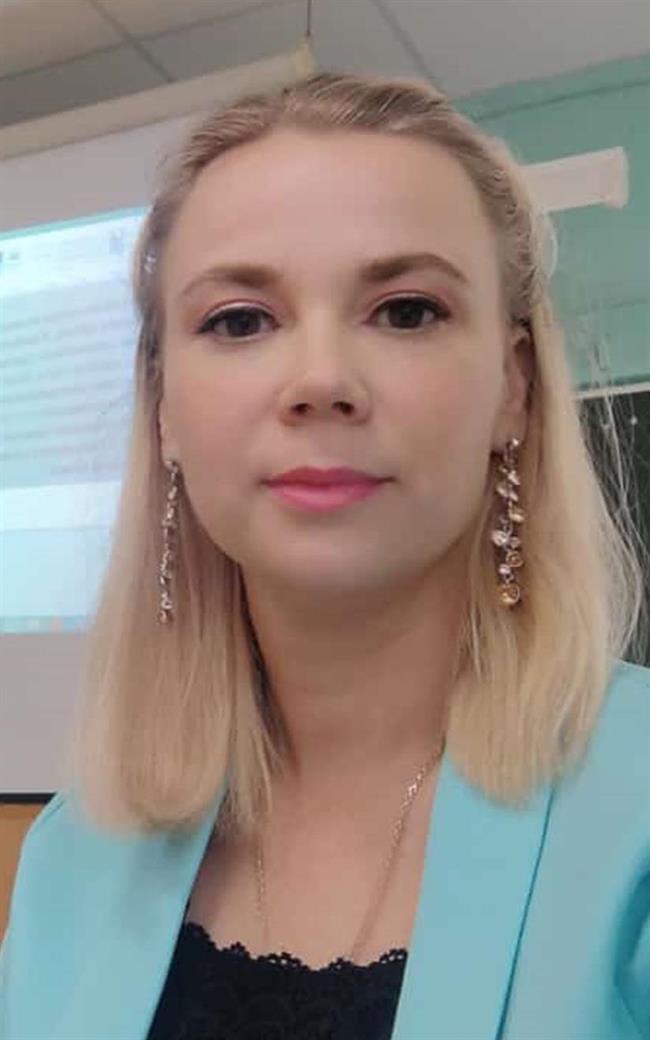 Людмила Александровна - репетитор по физике