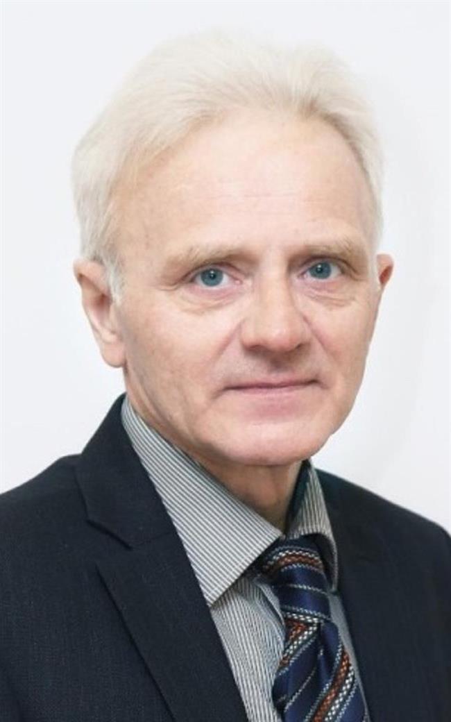 Анатолий Геннадьевич - репетитор по математике и информатике