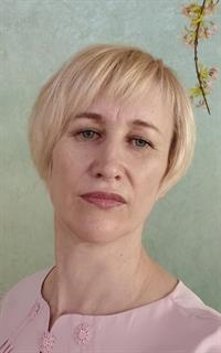 Юлия Борисовна - репетитор по биологии, предметам начальной школы и химии