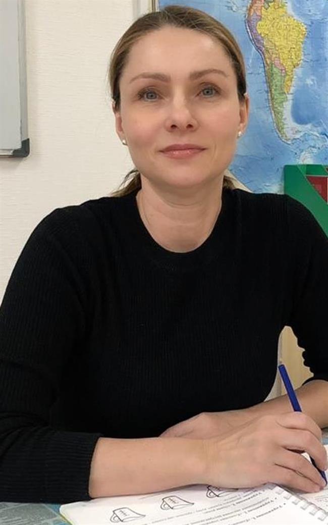 Елена Рамильевна - репетитор по подготовке к школе, предметам начальной школы и другим предметам