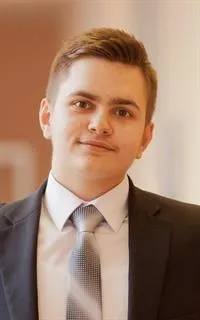 Артем Алексеевич - репетитор по химии и математике