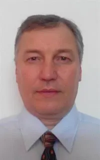 Олег Николаевич - репетитор по математике и английскому языку