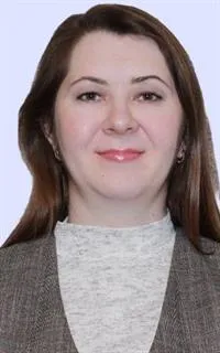 Юлия Владимировна - репетитор по подготовке к школе