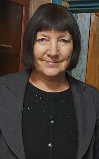 Валентина Петровна - репетитор по химии и биологии