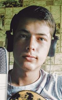 Олег Васильевич - репетитор по музыке