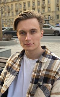 Максим Дмитриевич - репетитор по информатике