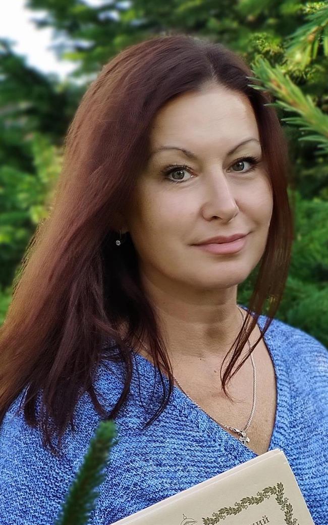 Елена Юрьевна - репетитор по подготовке к школе и предметам начальной школы