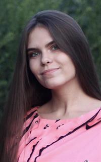 Екатерина Олеговна - репетитор по химии и биологии