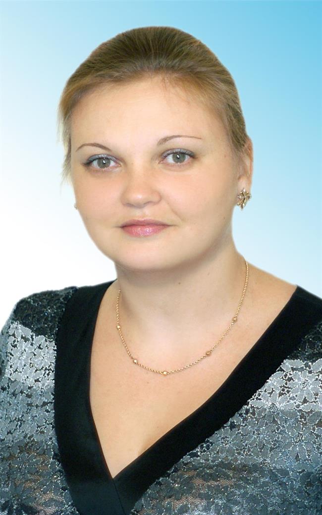 Валентина Владимировна - репетитор по химии