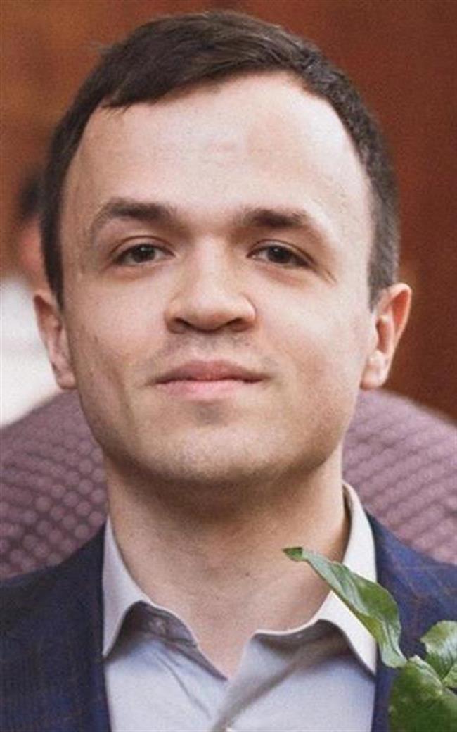 Даниил Викторович - репетитор по музыке, химии и английскому языку